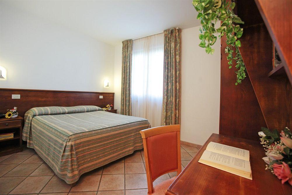 Tris Hotel Orbetello Dış mekan fotoğraf